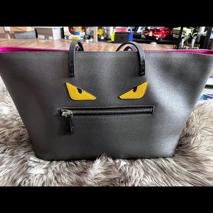 🔥Hot Pick🔥 Authentic Large Fendi Tote bag